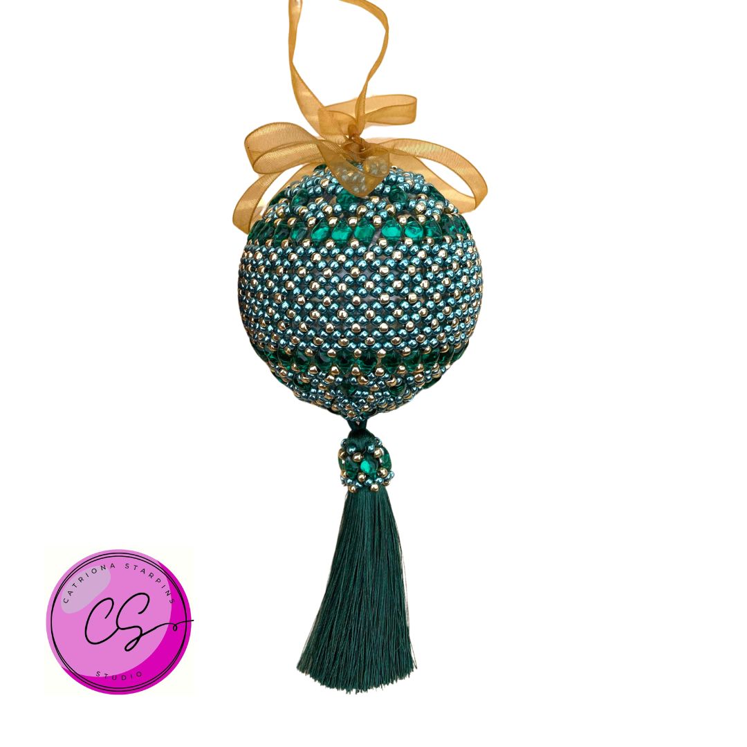Tutorial - Clara's Christmas Bauble designed by Catriona Starpins PDF Download